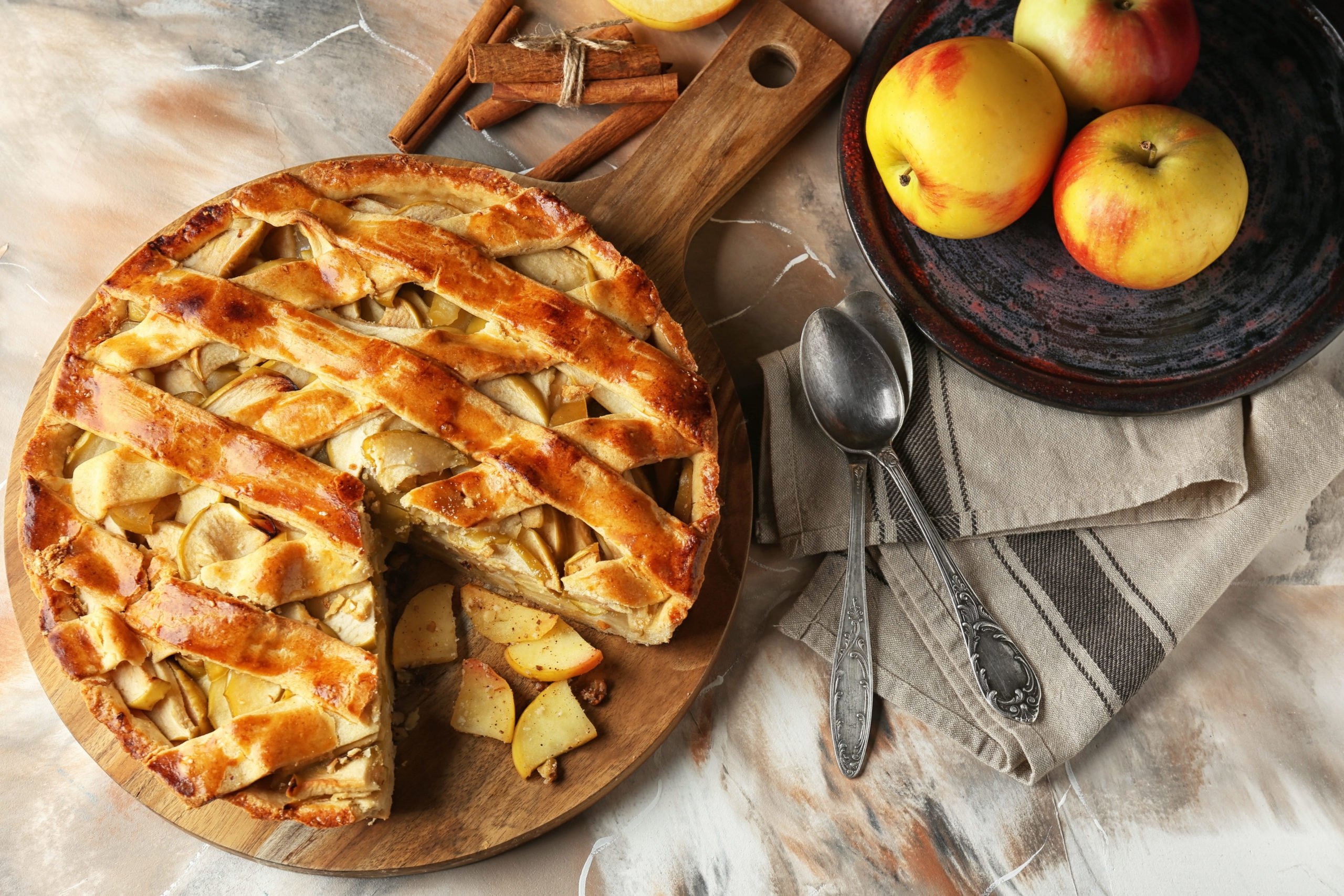 Best, Simple and Easy Homemade Apple Pie Recipe from Scratch