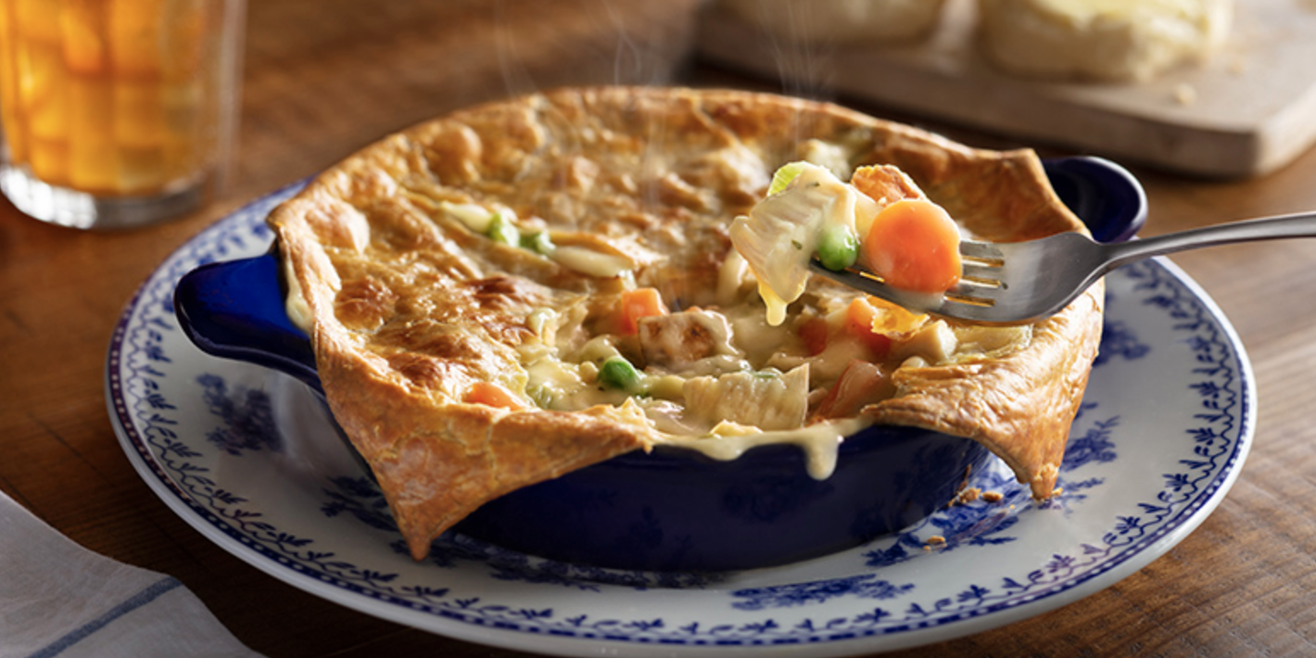 Cracker Barrel Added A New Chicken Pot Pie To The Menu And ...