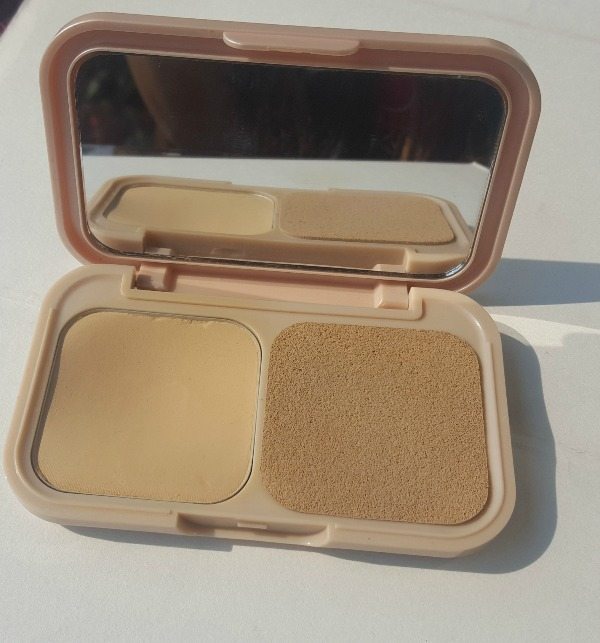 Maybelline Dream Satin Skin Two Way Cake Foundation Review