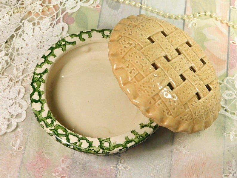 Nantucket Ceramic Pie Dish with Lid Vintage Pie Shaped ...