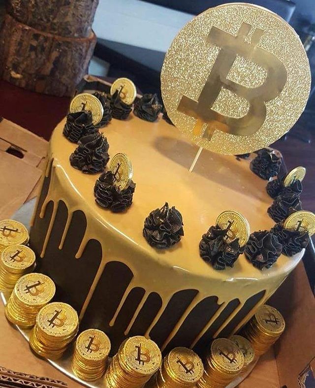 OMG! What a lovely #Bitcoin cake ?