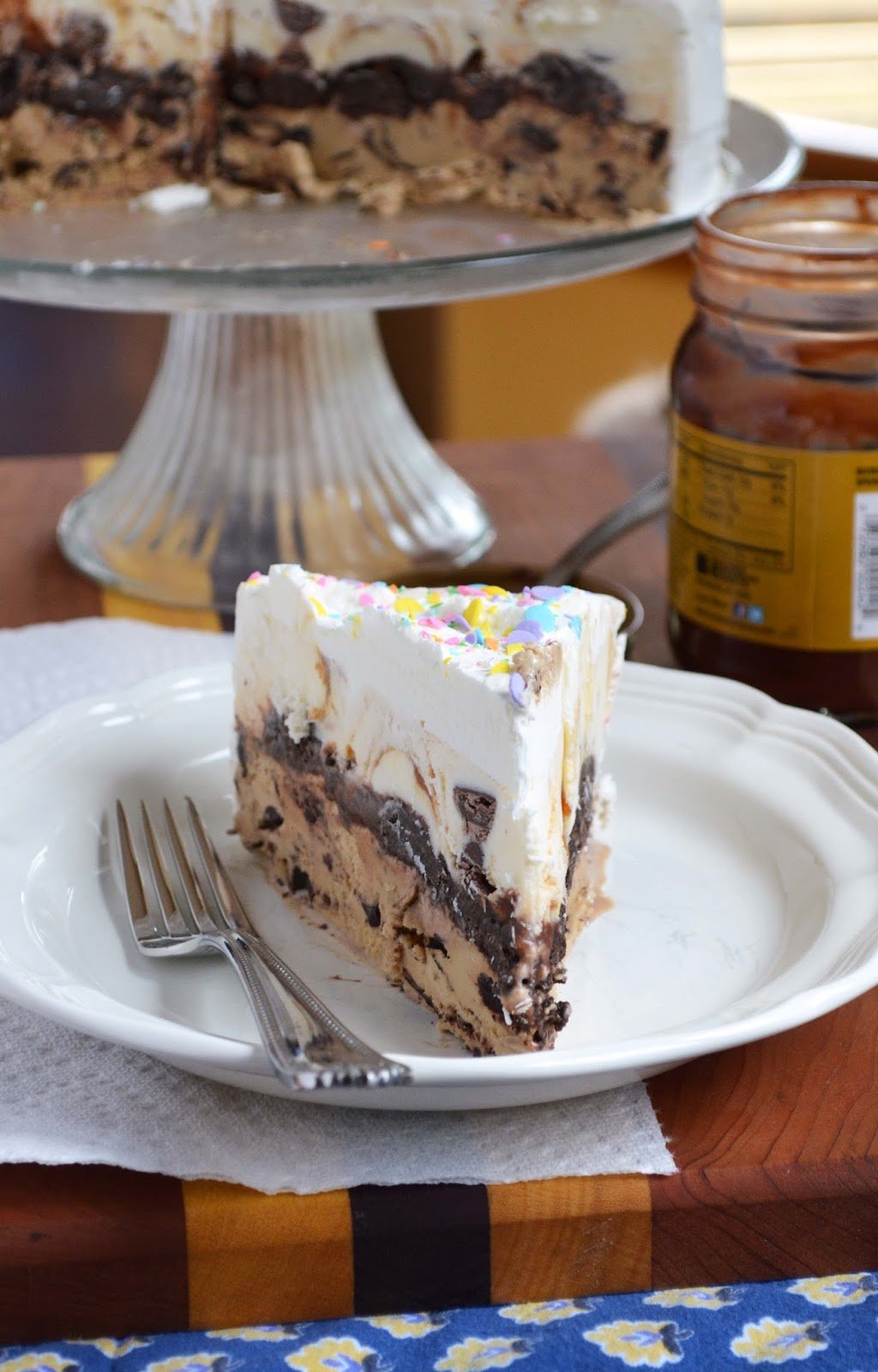 Our Beautiful Mess: Easy Homemade Ice Cream Cake