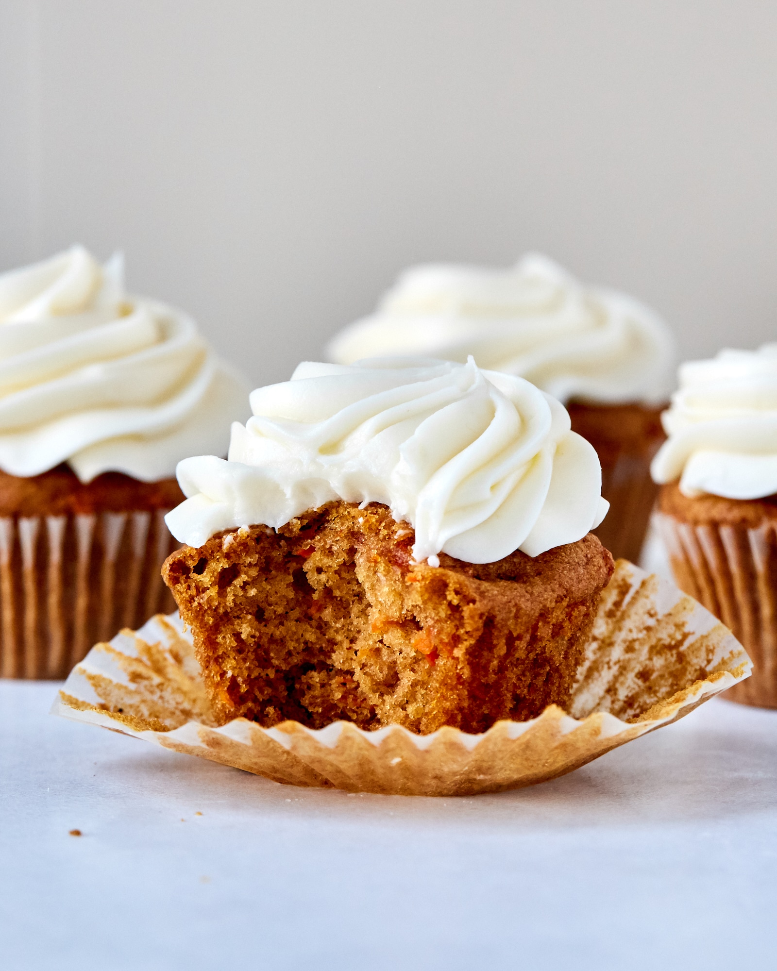 Recipe: Easy Carrot Cake Cupcakes with Cream Cheese Frosting ...