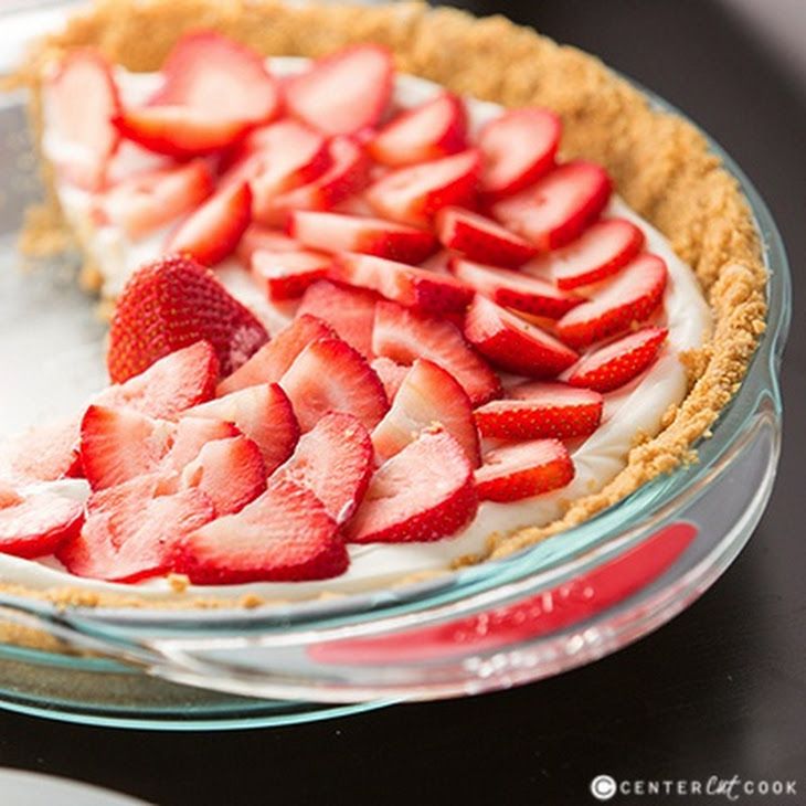 Strawberries and Cream Pie Recipe Desserts with graham ...