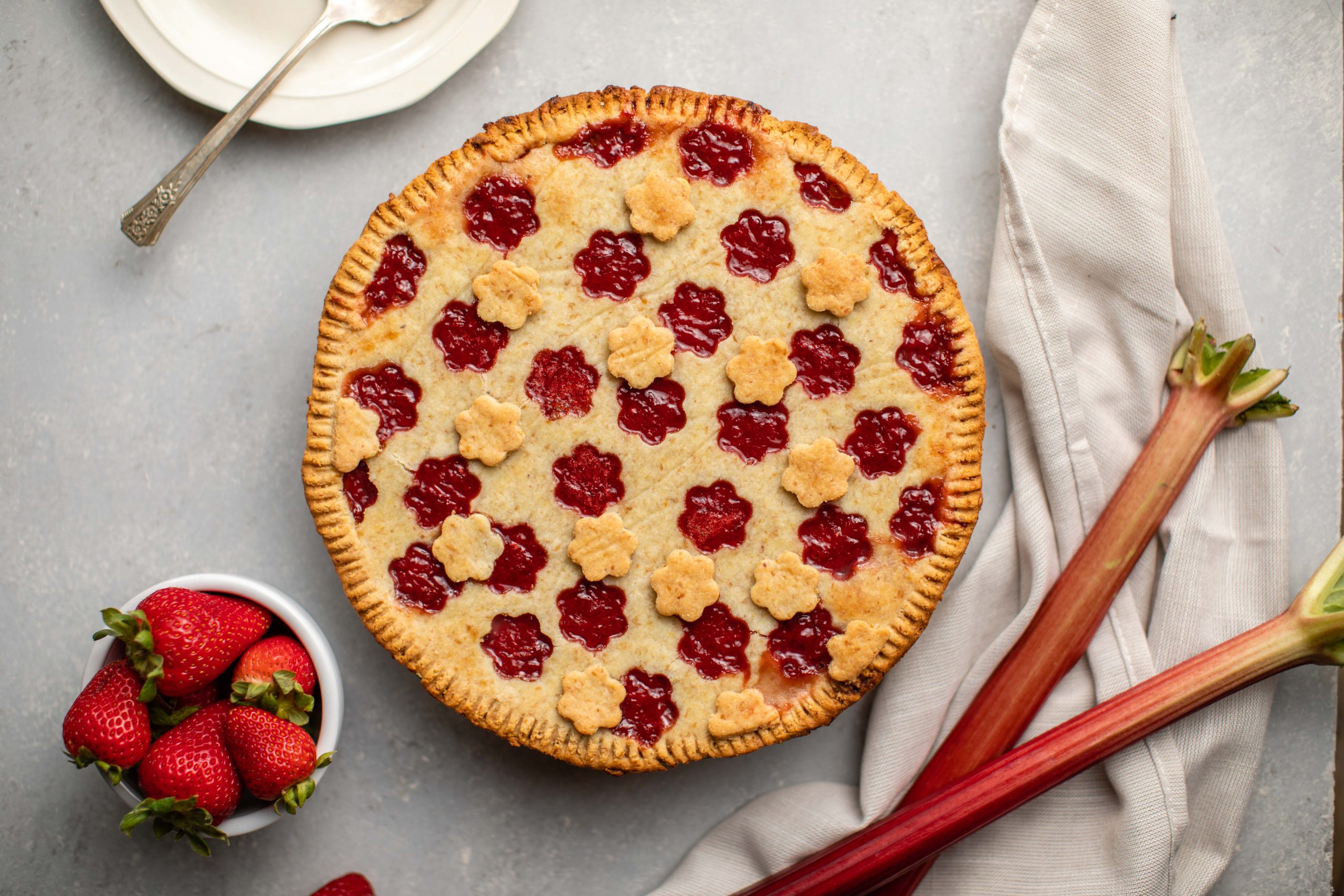 Strawberry Rhubarb Pie (Vegan + Grain