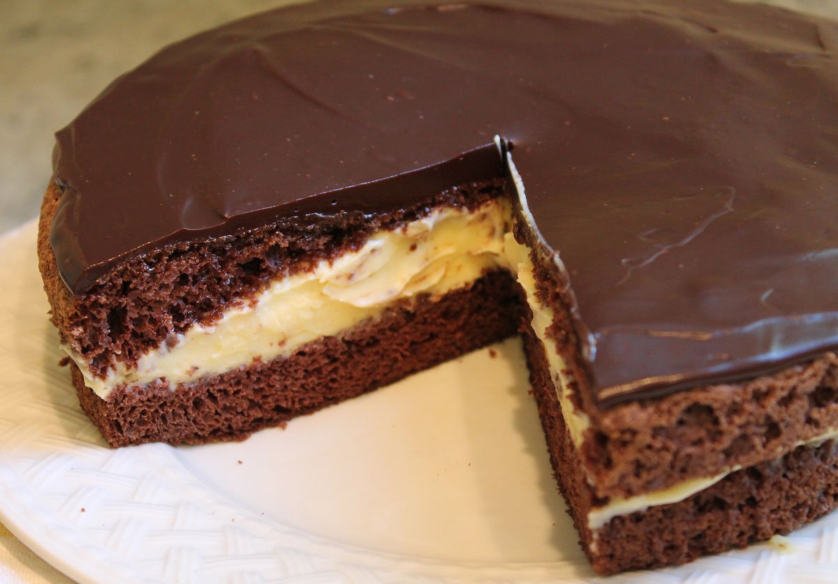 The Best Chocolate Boston Cream Pie You