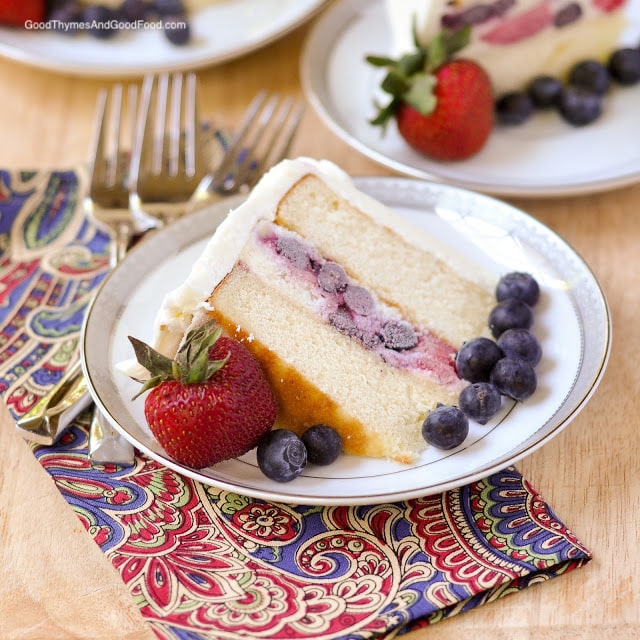 Vanilla Ice Cream Cake Recipe [with Berries]